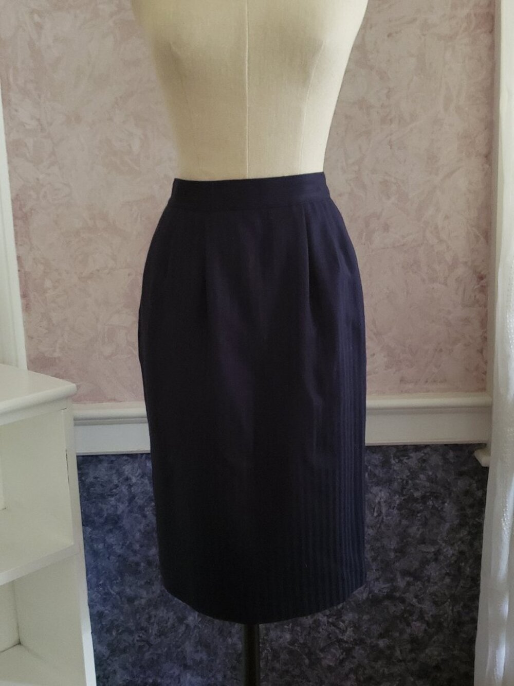 Vintage Lord & Taylor navy blue striped pencil skirt 2